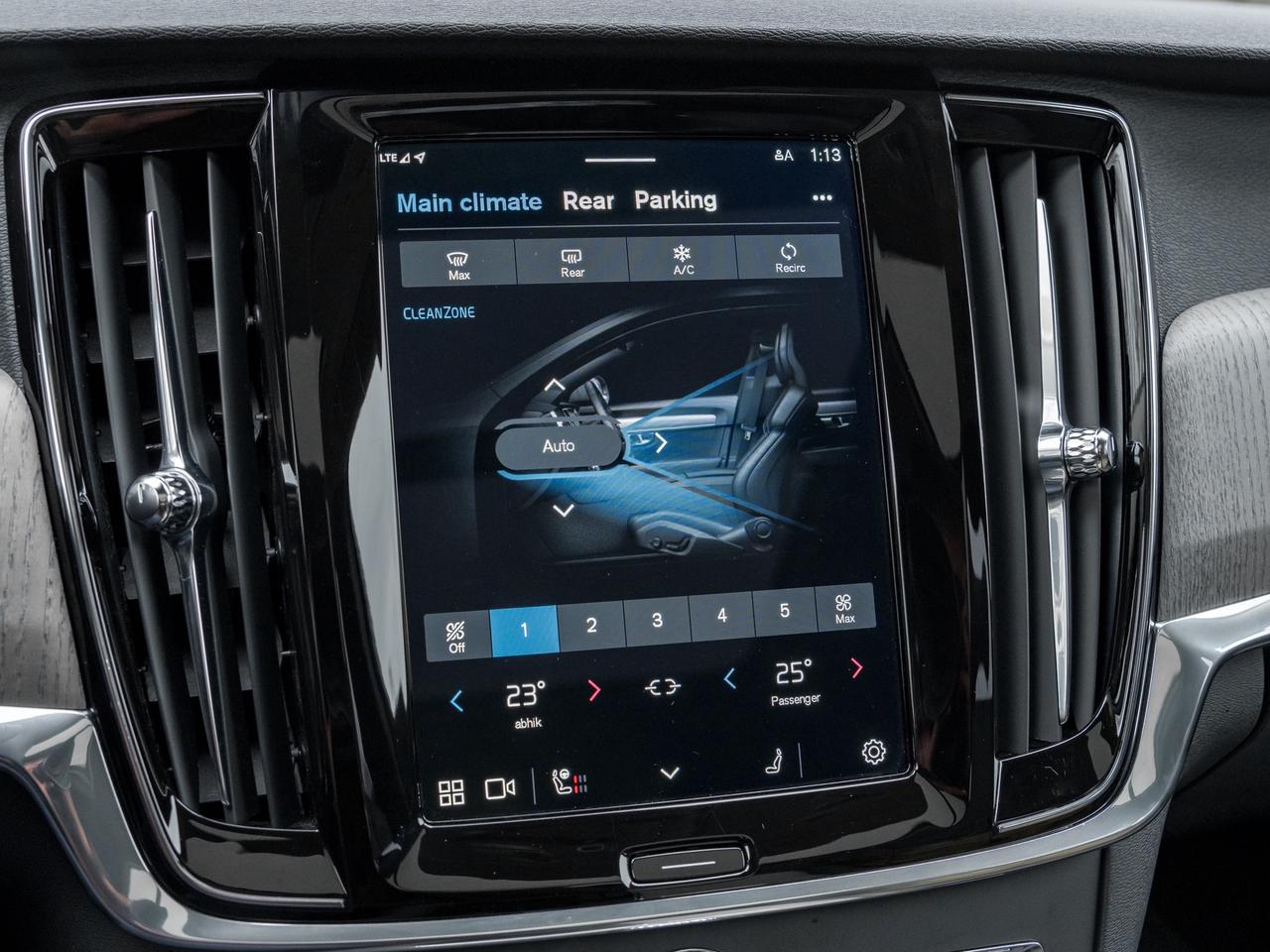 2025 Volvo V90 Cross Country B6 AWD Plus  19" ALLOY WHEELS  VOLVO CPO  S WAGON Photo