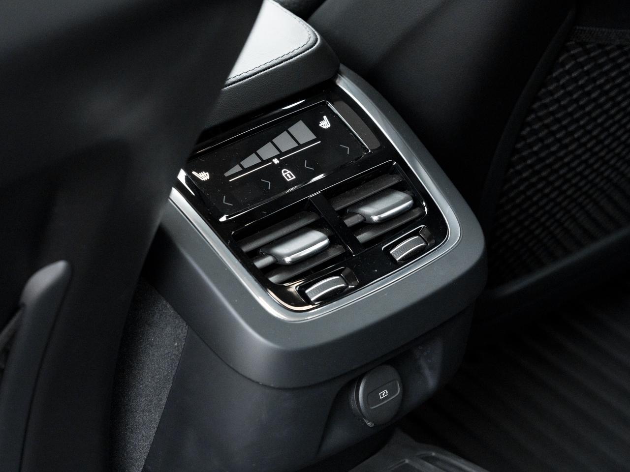 2025 Volvo V90 Cross Country B6 AWD Plus  19" ALLOY WHEELS  VOLVO CPO  S WAGON Photo