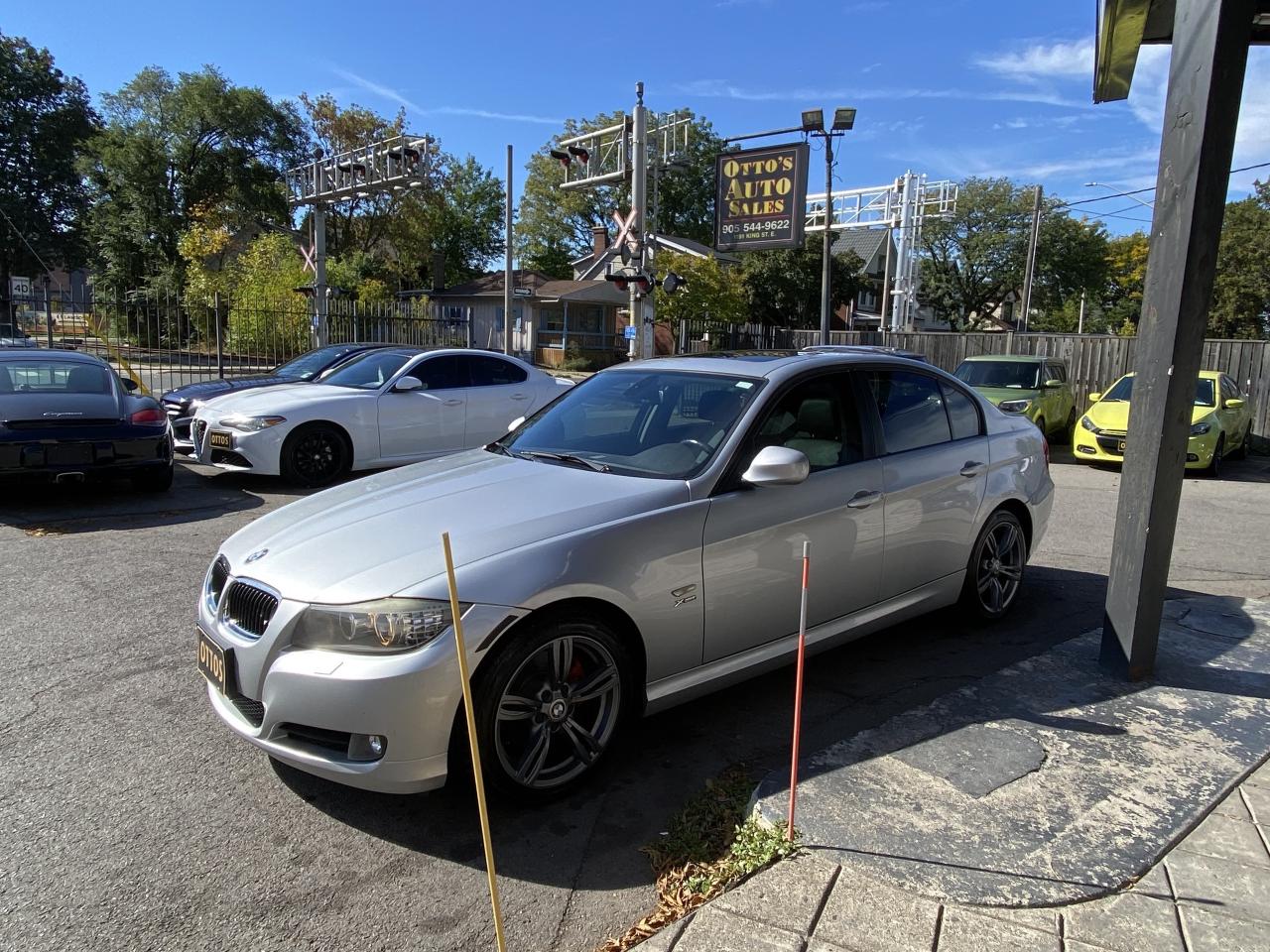 2011 BMW 3 Series 4dr Sdn 328i xDrive AWD Exec Ed Photo