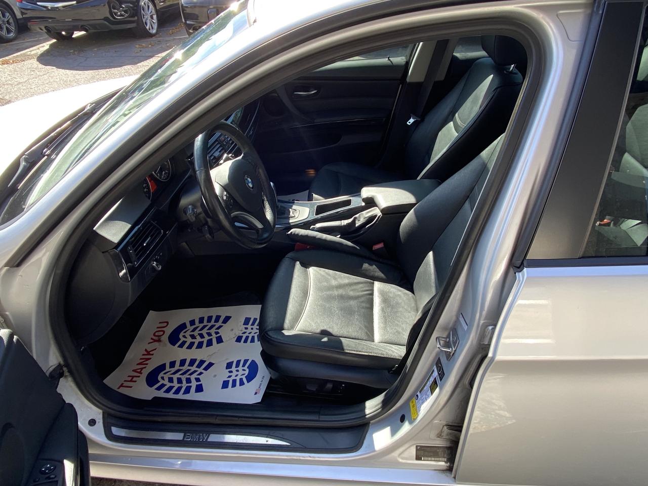 2011 BMW 3 Series 4dr Sdn 328i xDrive AWD Exec Ed Photo