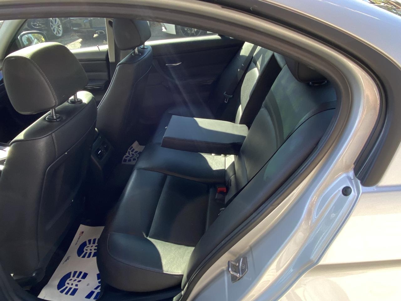 2011 BMW 3 Series 4dr Sdn 328i xDrive AWD Exec Ed Photo