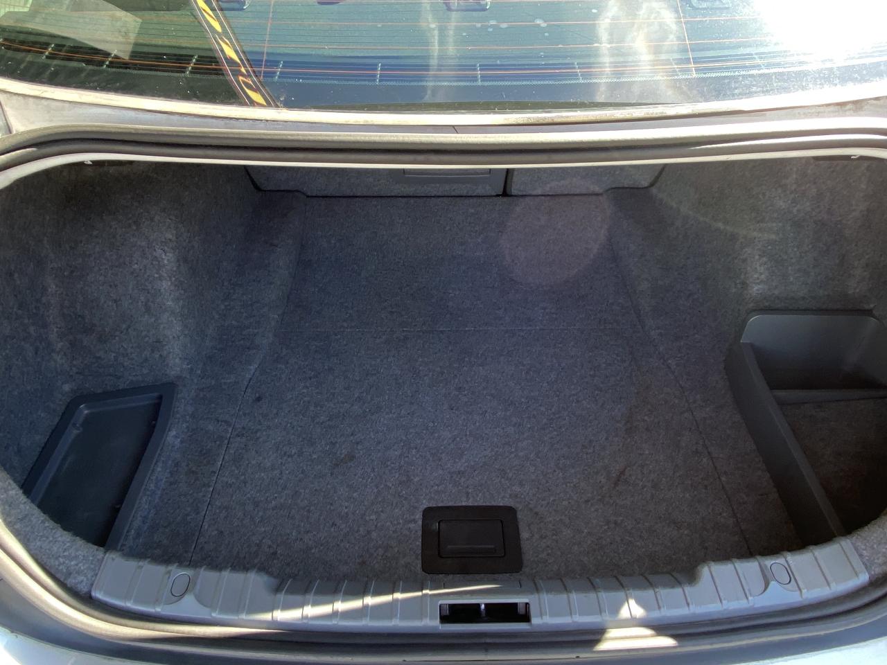 2011 BMW 3 Series 4dr Sdn 328i xDrive AWD Exec Ed Photo