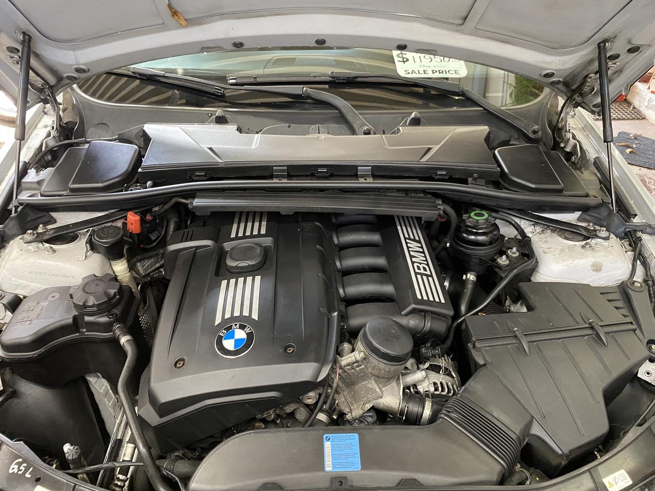 2011 BMW 3 Series 4dr Sdn 328i xDrive AWD Exec Ed Photo