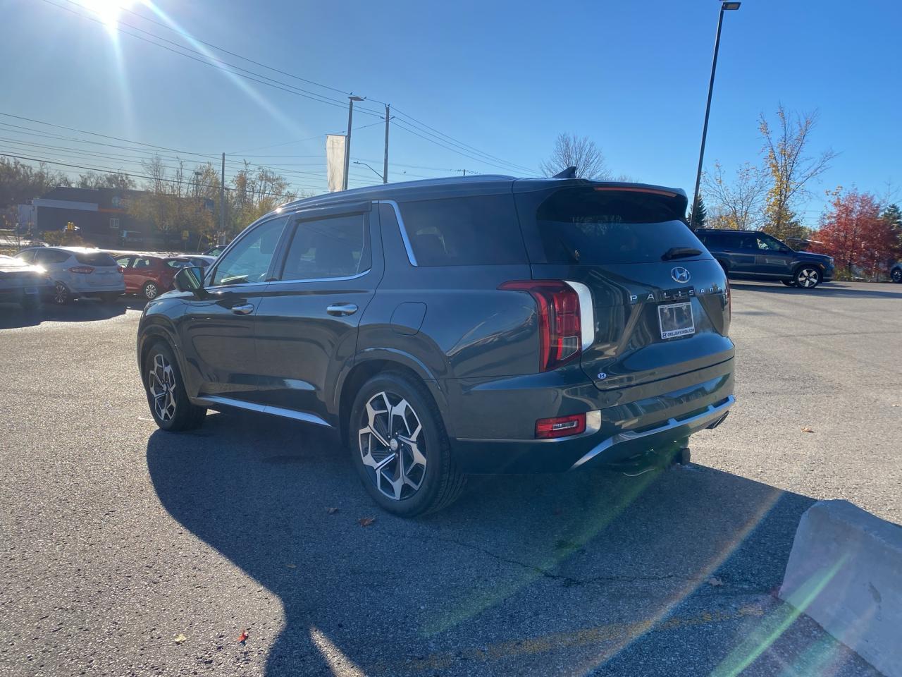 2022 Hyundai PALISADE Ultimate Calligraphy 7-Passenger AWD Photo2