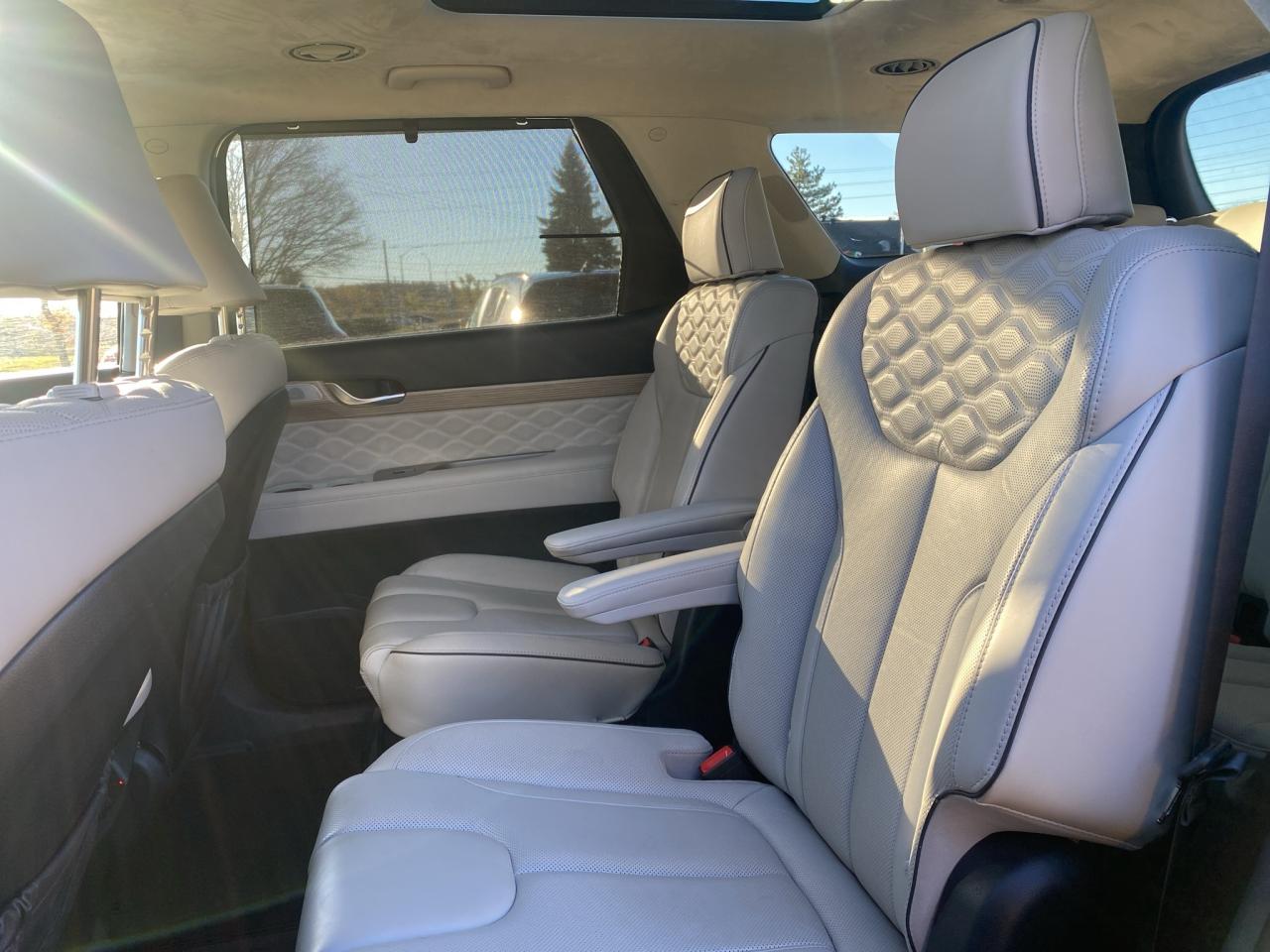 2022 Hyundai PALISADE Ultimate Calligraphy 7-Passenger AWD Photo
