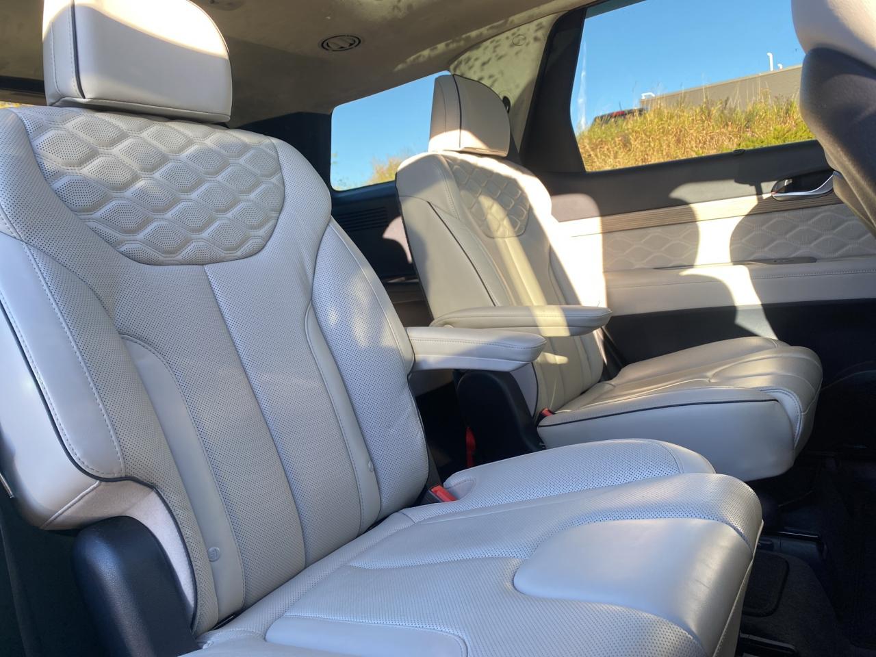 2022 Hyundai PALISADE Ultimate Calligraphy 7-Passenger AWD Photo