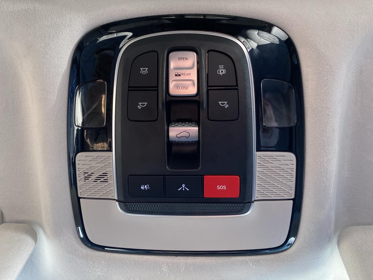 2022 Hyundai PALISADE Ultimate Calligraphy 7-Passenger AWD Photo