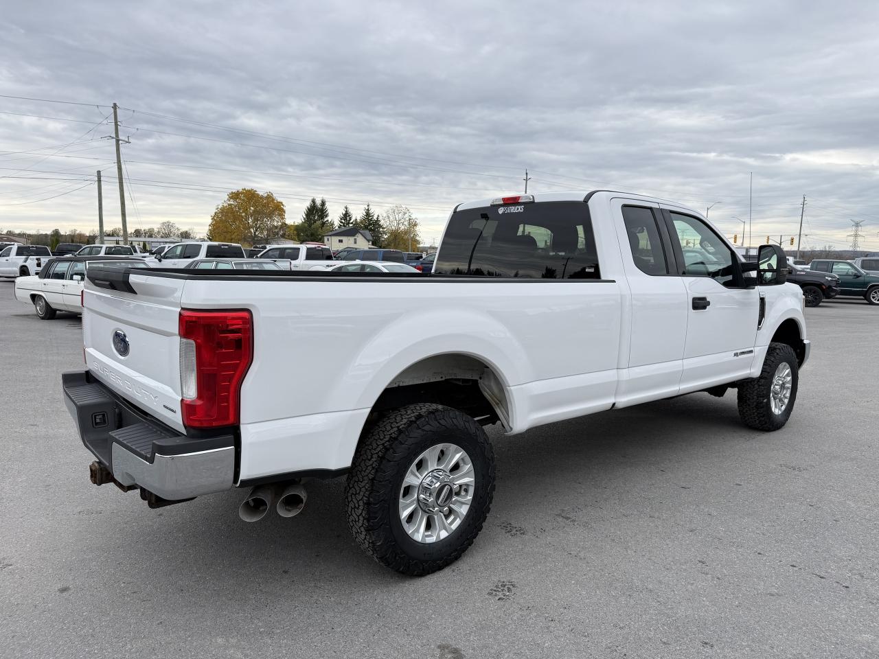 2017 Ford F-350 4WD SuperCab 164  XLT Photo