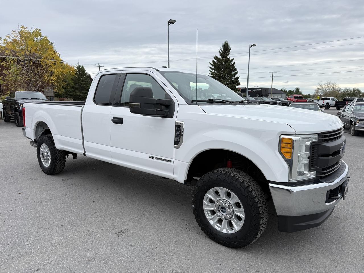 2017 Ford F-350 4WD SuperCab 164  XLT Photo