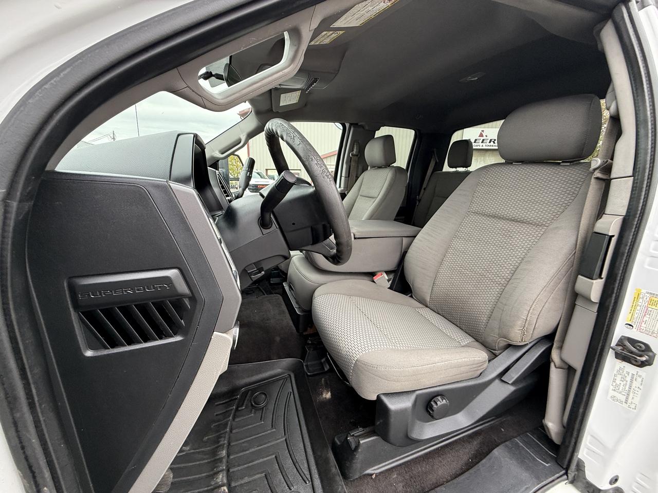 2017 Ford F-350 4WD SuperCab 164  XLT Photo