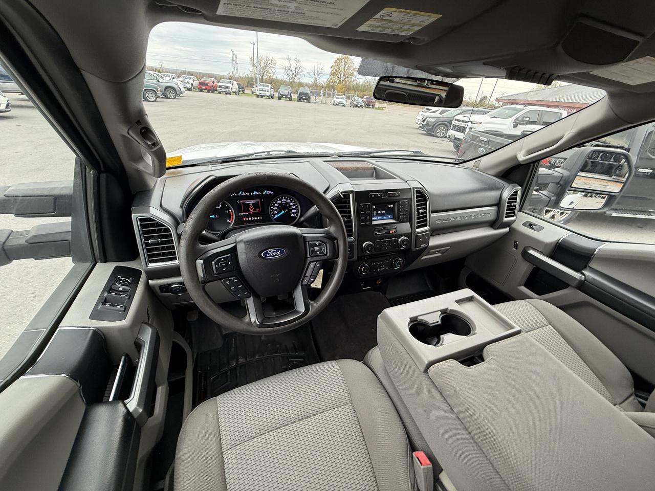 2017 Ford F-350 4WD SuperCab 164  XLT Photo