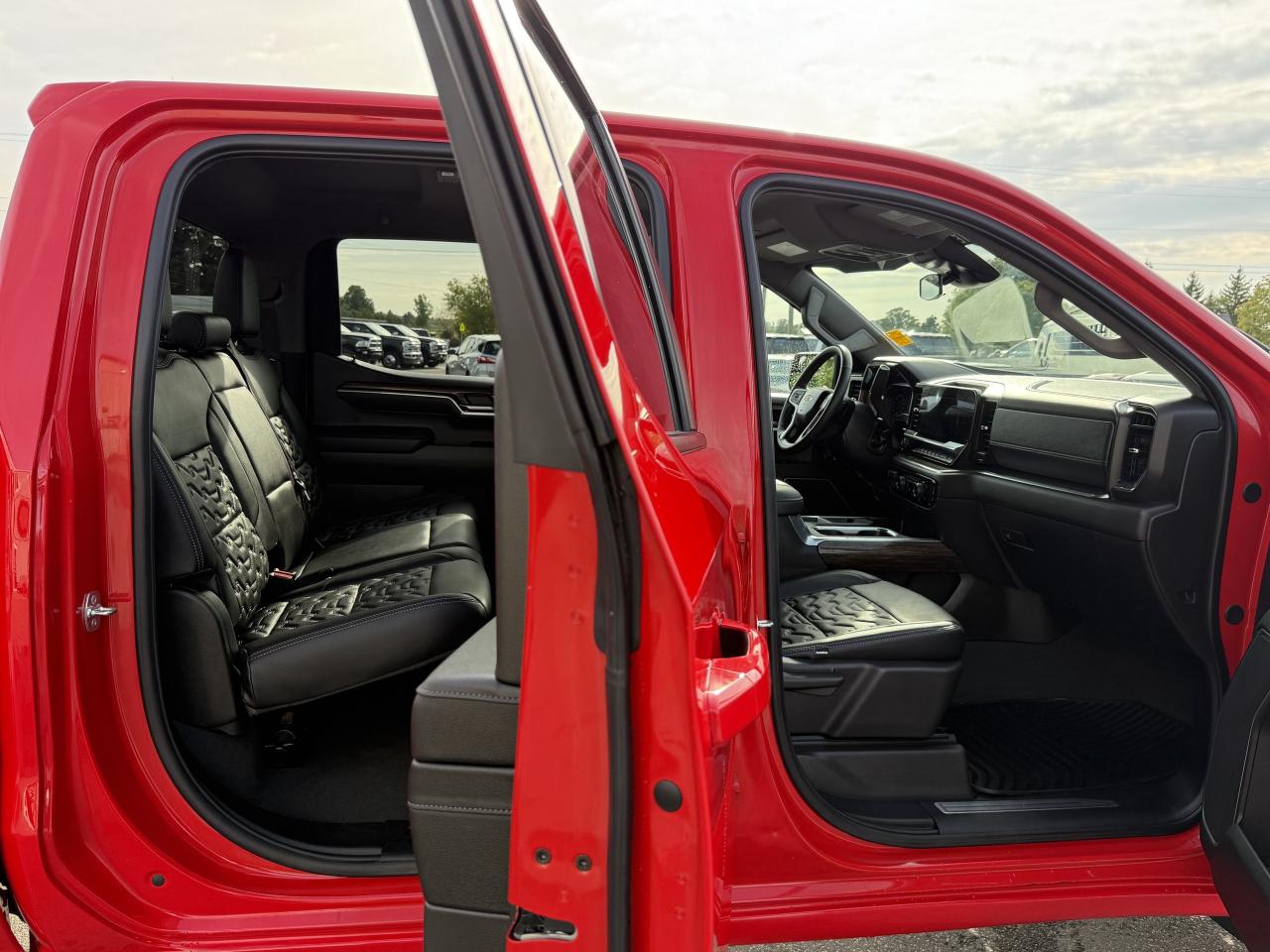 2025 Chevrolet Silverado 1500 LT BDS LIFT/WHEEL/TIRE/LEATHER PKG!! Photo