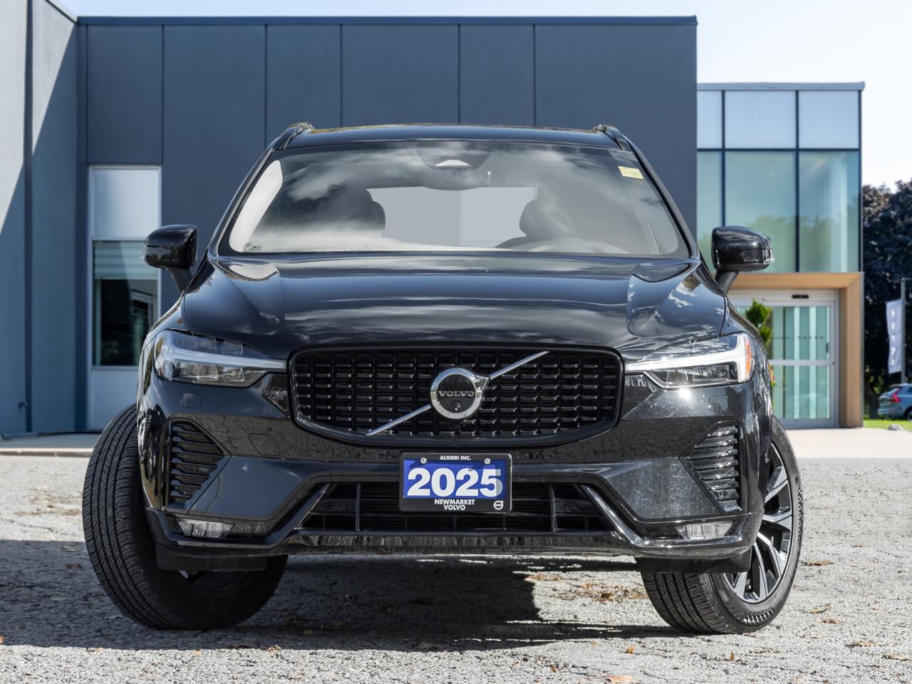 2025 Volvo XC60 B5 AWD Plus  NEARLY NEW  CPO  19" ALLOY WHEELS Photo