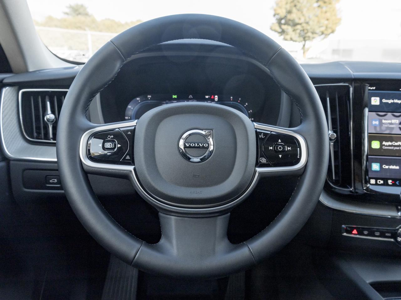 2025 Volvo XC60 B5 AWD Plus  NEARLY NEW  CPO  19" ALLOY WHEELS Photo