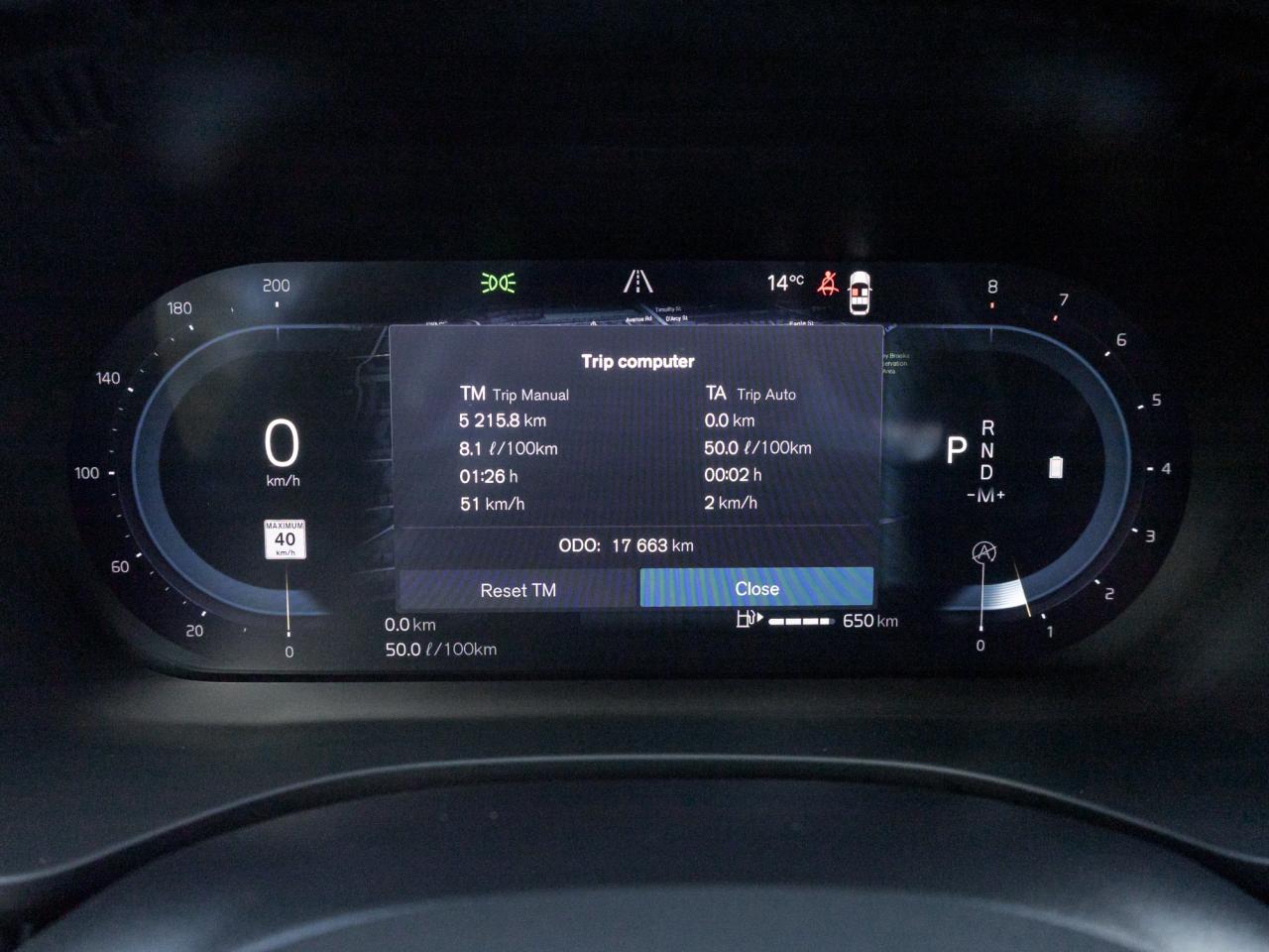 2025 Volvo XC60 B5 AWD Plus  NEARLY NEW  CPO  19" ALLOY WHEELS Photo