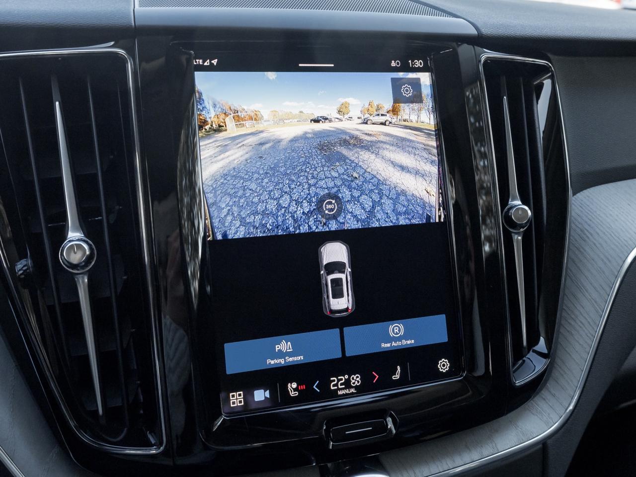 2025 Volvo XC60 B5 AWD Plus  NEARLY NEW  CPO  19" ALLOY WHEELS Photo