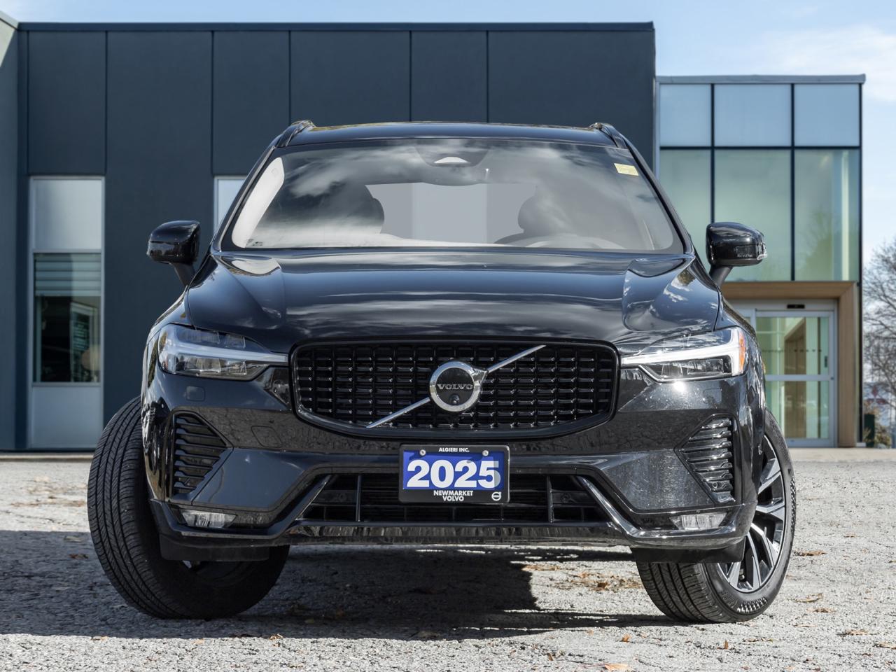 2025 Volvo XC60 B5 AWD Plus  NEARLY NEW  CPO  19" ALLOY WHEELS Photo