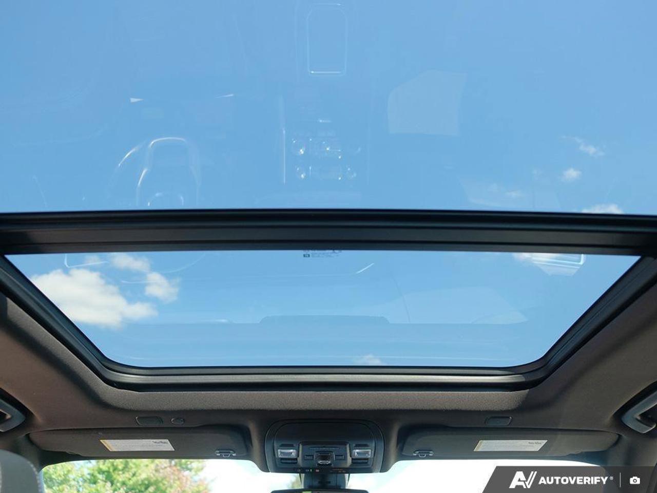 2021 GMC Yukon DenaliDENALI, 6.2L, NAV, ROOF, 1-OWNER, CERTIFIED! Photo