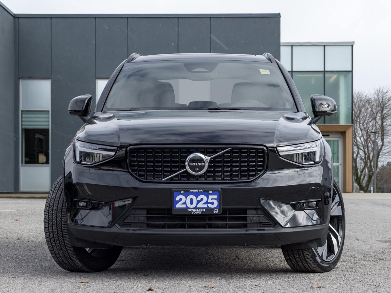 2025 Volvo XC40 B5 AWD PLUS  20" ALLOY WHEELS  CLIMATE PACK  CPO Photo