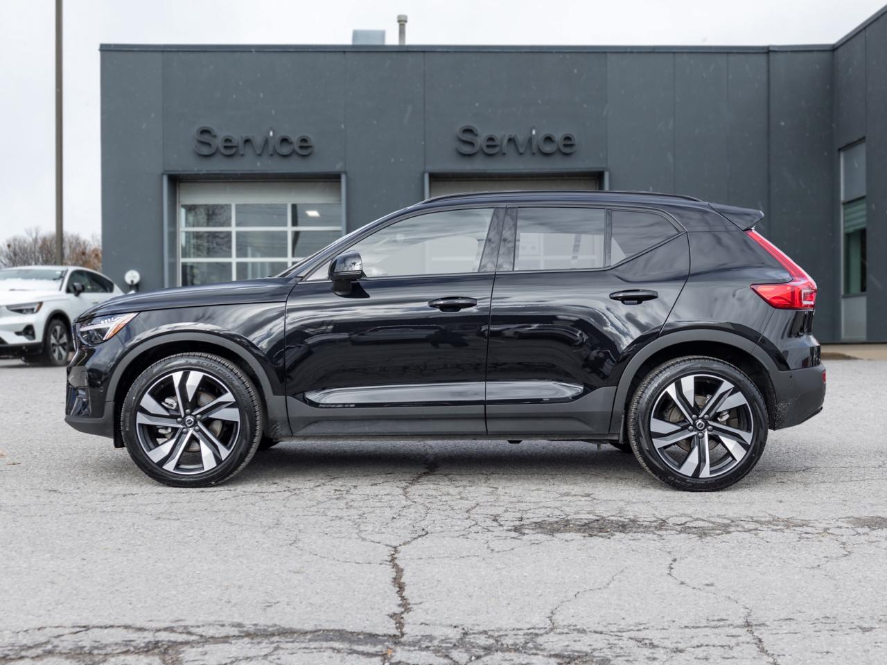 2025 Volvo XC40 B5 AWD PLUS  20" ALLOY WHEELS  CLIMATE PACK  CPO Photo