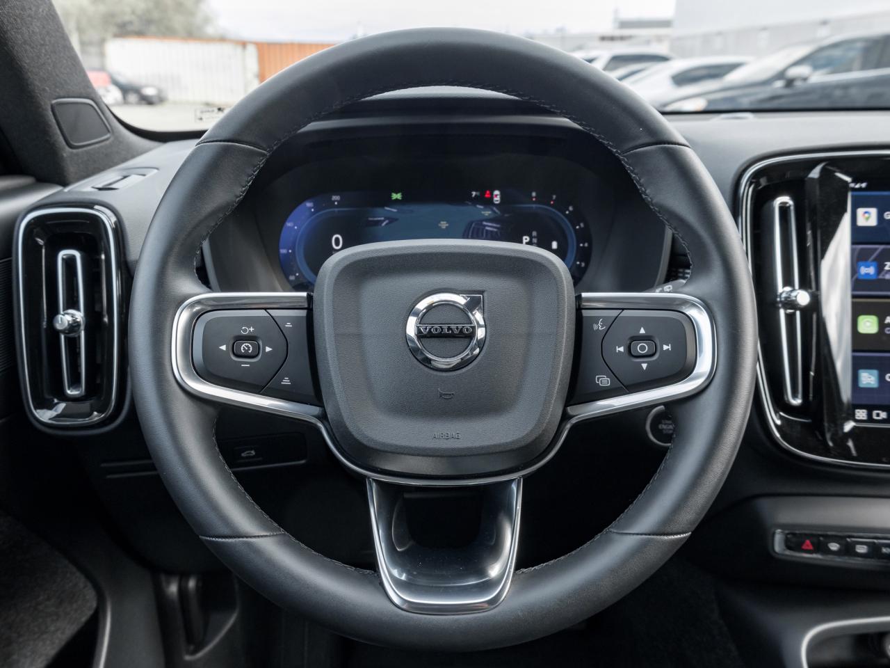 2025 Volvo XC40 B5 AWD PLUS  20" ALLOY WHEELS  CLIMATE PACK  CPO Photo