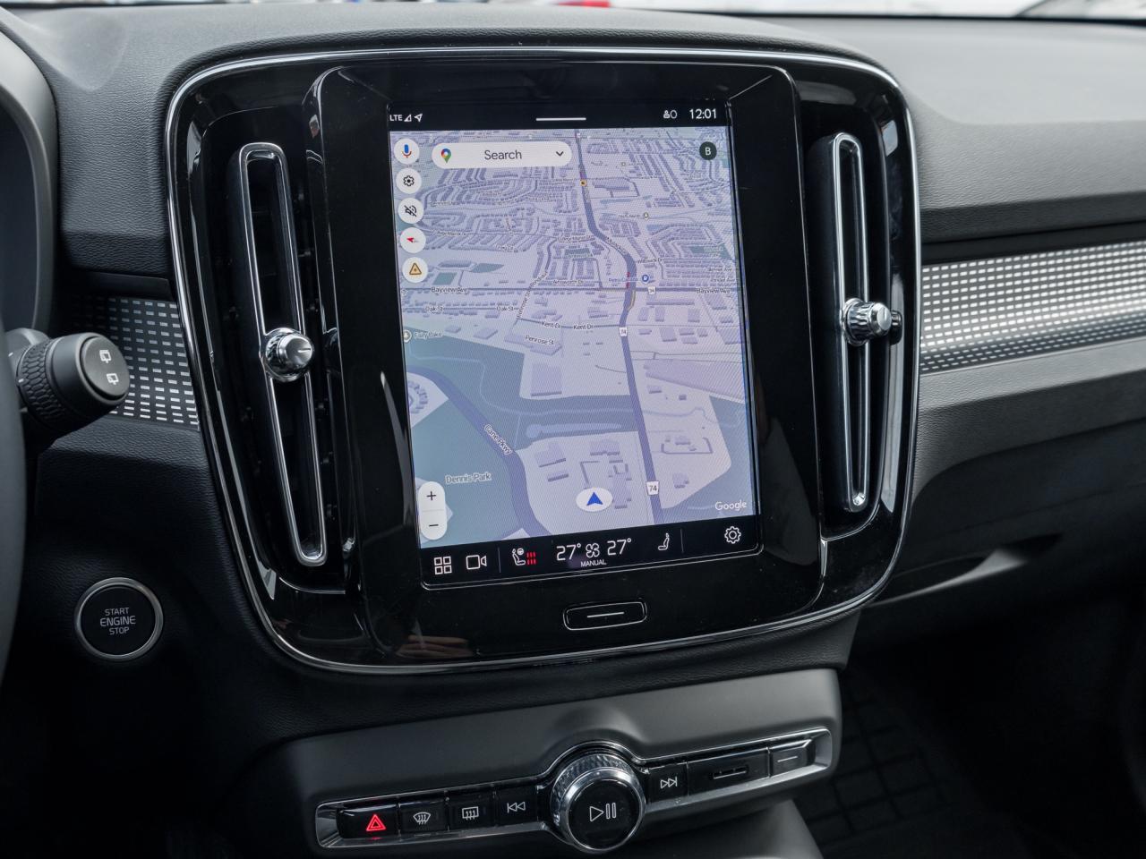 2025 Volvo XC40 B5 AWD PLUS  20" ALLOY WHEELS  CLIMATE PACK  CPO Photo