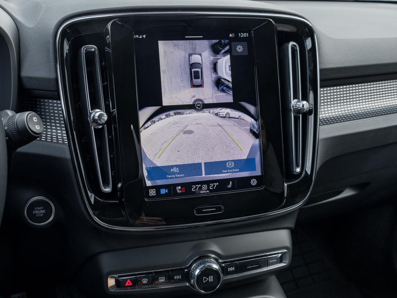 2025 Volvo XC40 B5 AWD PLUS  20" ALLOY WHEELS  CLIMATE PACK  CPO Photo