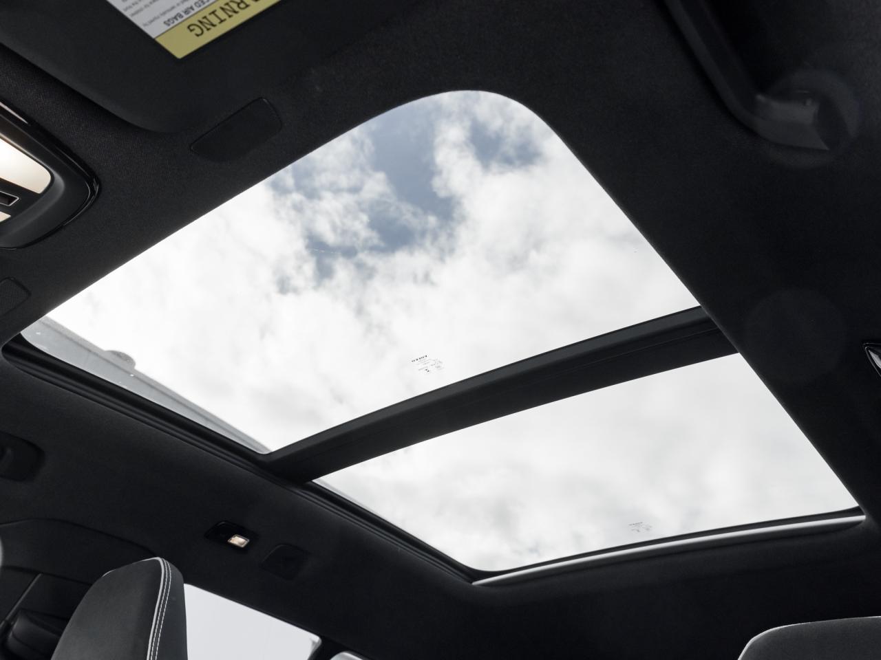 2025 Volvo XC40 B5 AWD PLUS  20" ALLOY WHEELS  CLIMATE PACK  CPO Photo