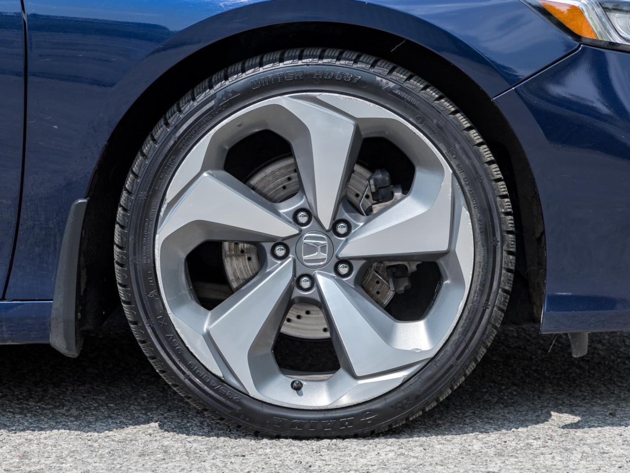 2018 Honda Accord Touring 1.5T -Head Up-Leather Vent Seats-Navi-Lane Photo3