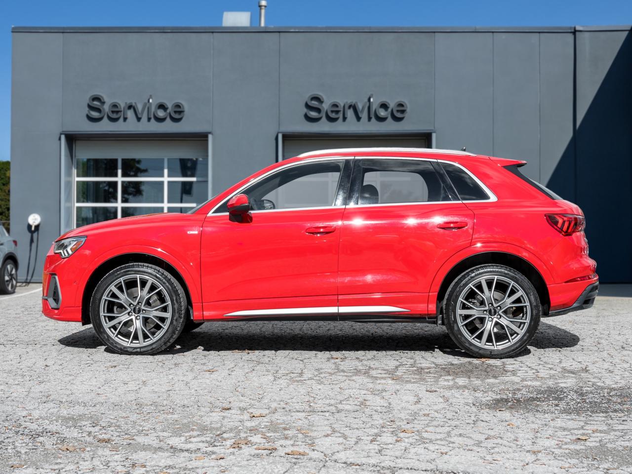 2019 Audi Q3 2.0 TFSI quattro Technik NEW BRAKES  S LINE SPORT Photo