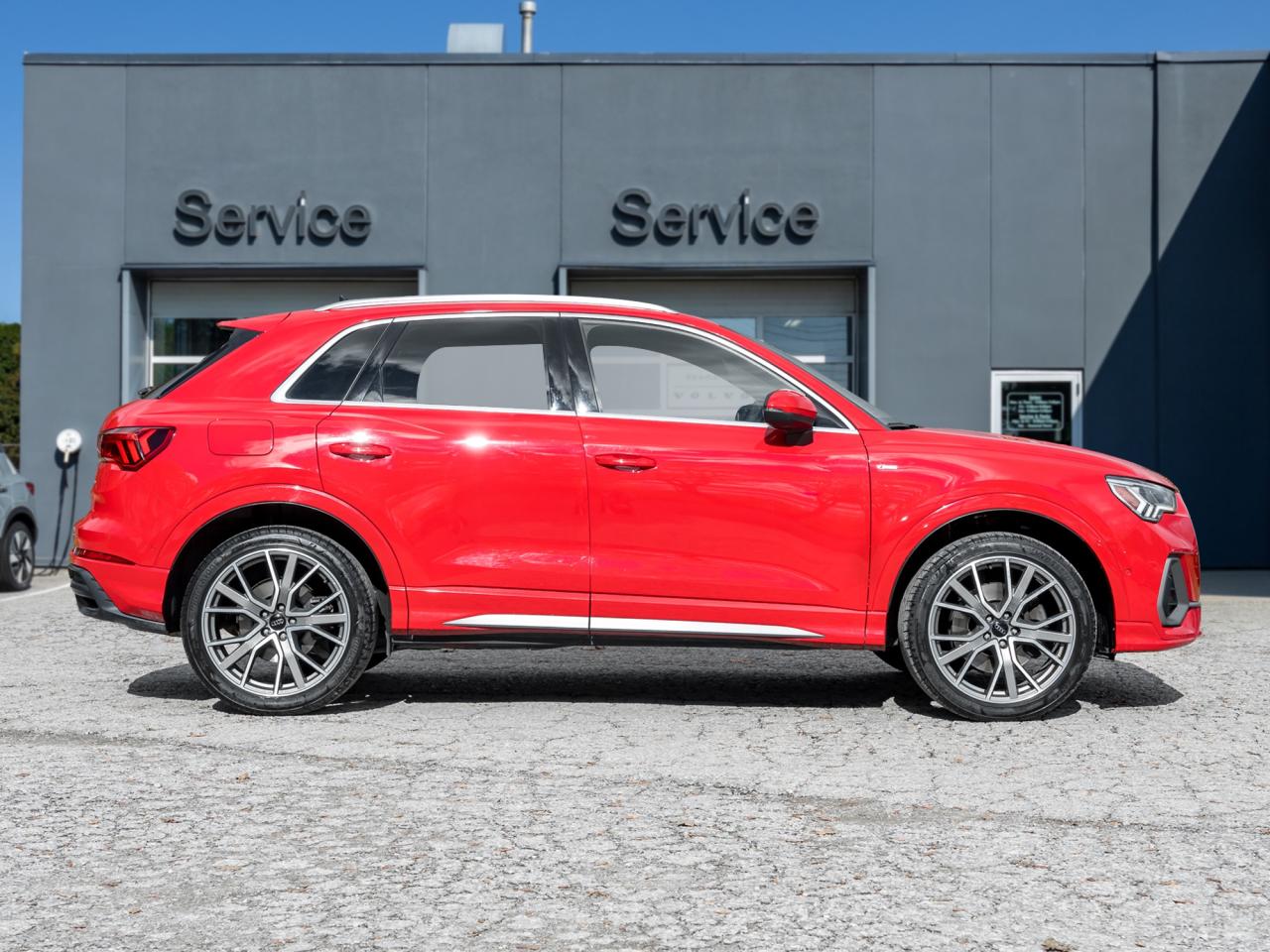 2019 Audi Q3 2.0 TFSI quattro Technik NEW BRAKES  S LINE SPORT Photo