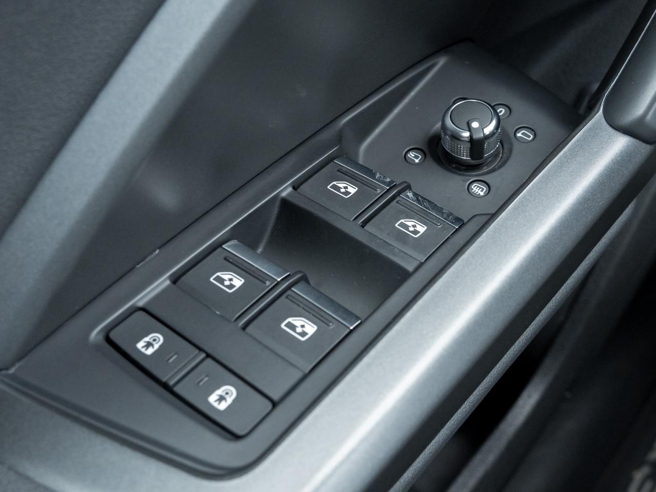 2019 Audi Q3 2.0 TFSI quattro Technik NEW BRAKES  S LINE SPORT Photo