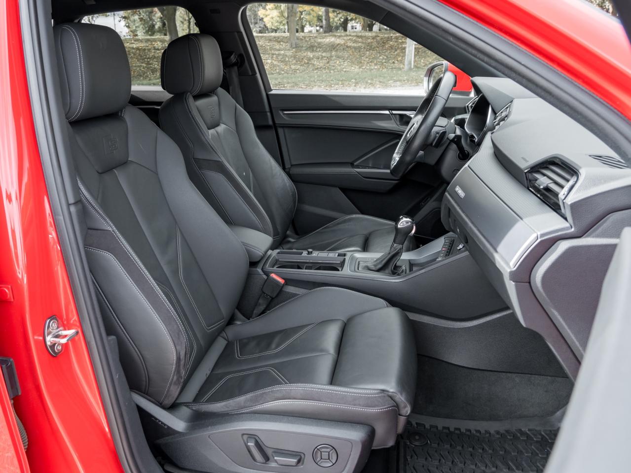 2019 Audi Q3 2.0 TFSI quattro Technik NEW BRAKES  S LINE SPORT Photo