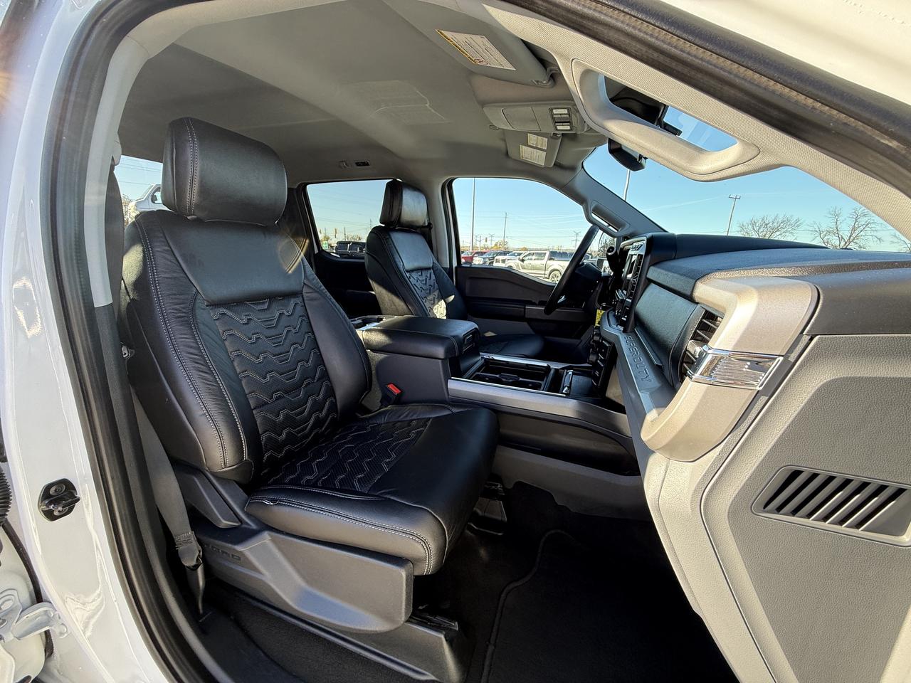 2023 Ford F-250 XLT BDS LEVEL/WHEEL/TIRE/LEATHER PKG!! Photo