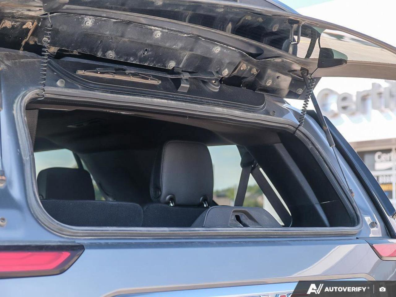 2021 GMC Yukon DenaliDENALI, 6.2L, NAV, ROOF, HTD/COOL, 1-OWNER! Photo