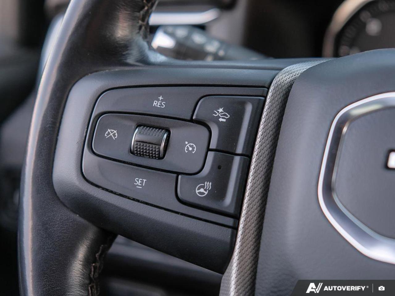 2021 GMC Yukon DenaliDENALI, 6.2L, NAV, ROOF, HTD/COOL, 1-OWNER! Photo