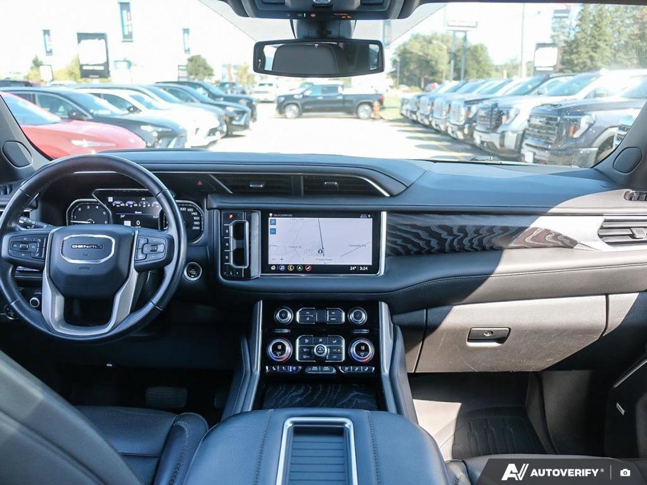 2021 GMC Yukon DenaliDENALI, 6.2L, NAV, ROOF, HTD/COOL, 1-OWNER! Photo