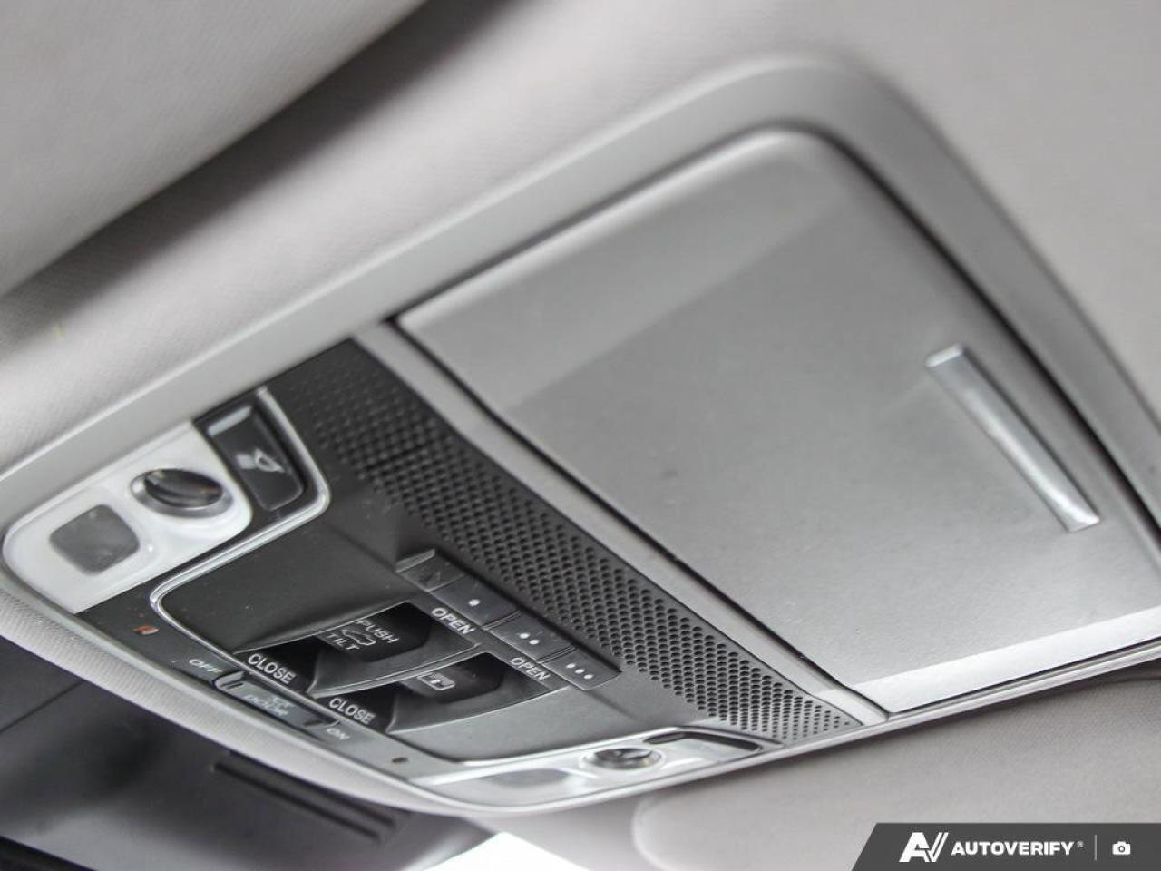 2020 Honda CR-V TouringAWD, SUNROOF, NAV, CARPLAY, POWER TAILGATE, Photo