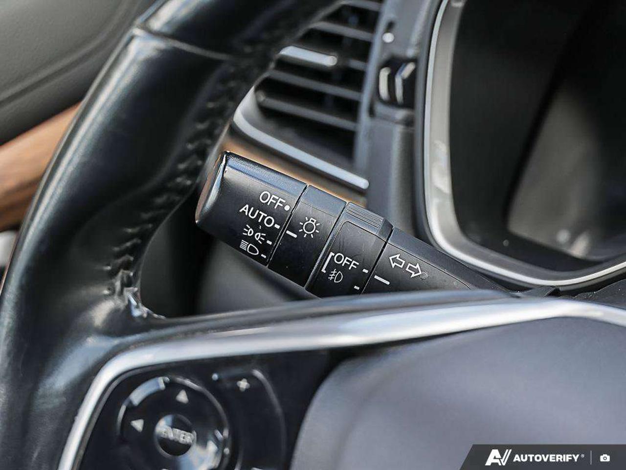 2020 Honda CR-V TouringAWD, SUNROOF, NAV, CARPLAY, POWER TAILGATE, ADAPTIVE CRUISE Photo