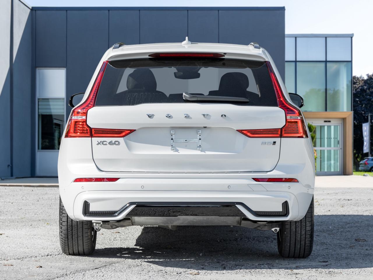 2025 Volvo XC60 B5 AWD Plus Dark Theme LOW MILEAGE NEARLY NEW CPO Photo