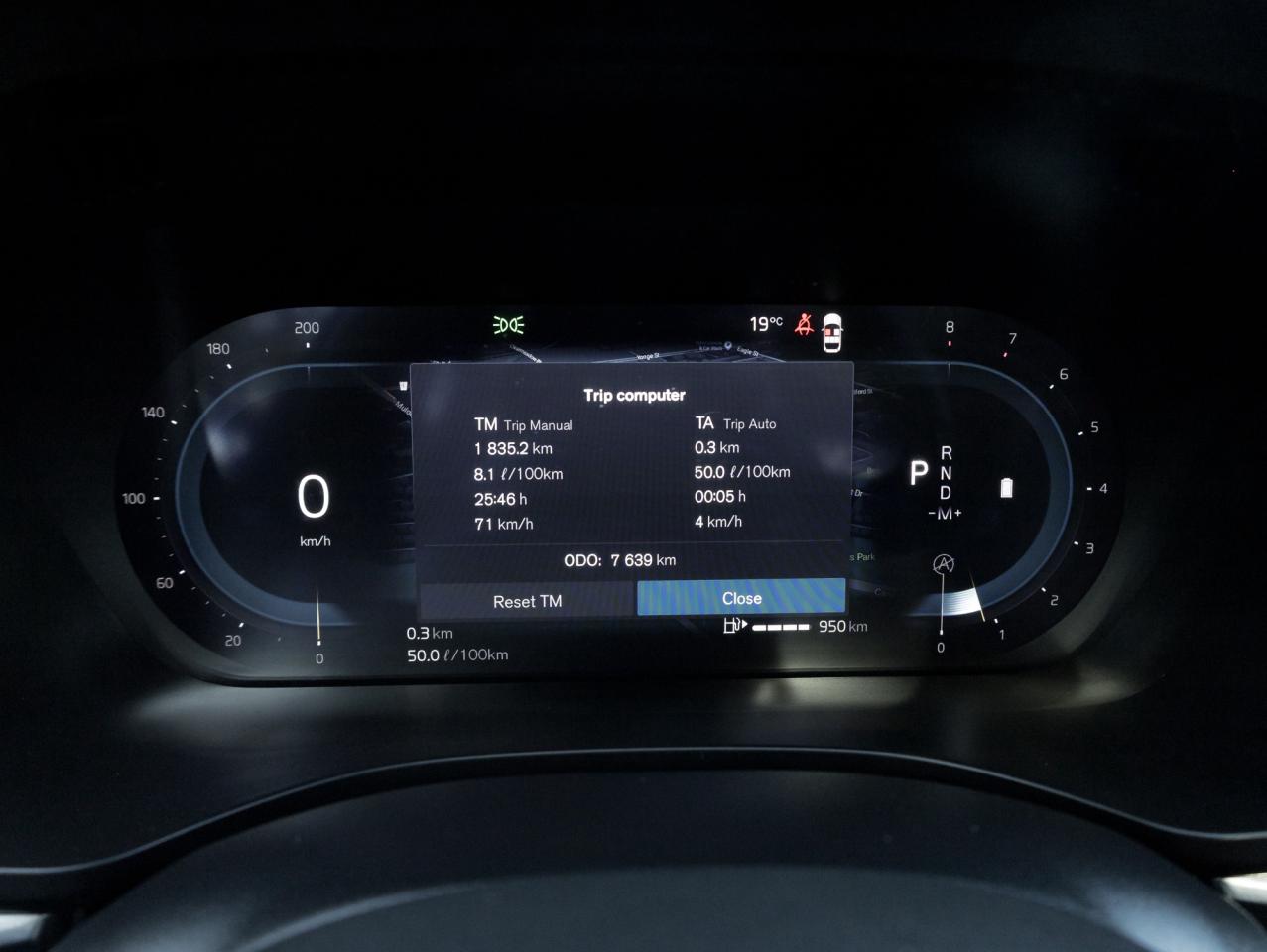 2025 Volvo XC60 B5 AWD Plus Dark Theme LOW MILEAGE NEARLY NEW CPO Photo