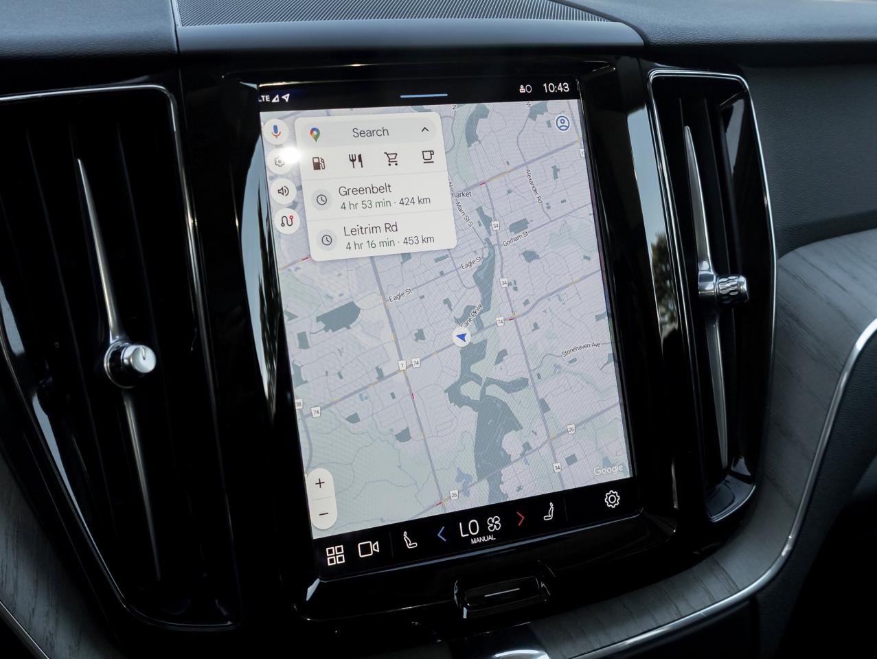 2025 Volvo XC60 B5 AWD Plus Dark Theme LOW MILEAGE NEARLY NEW CPO Photo