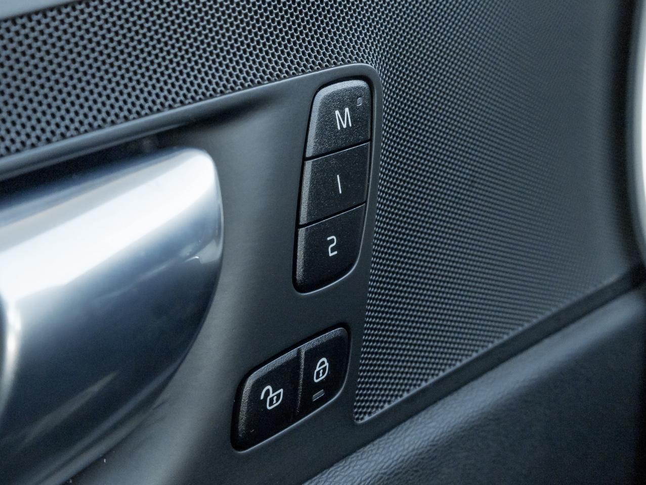 2025 Volvo XC60 B5 AWD Plus Dark Theme LOW MILEAGE NEARLY NEW CPO Photo