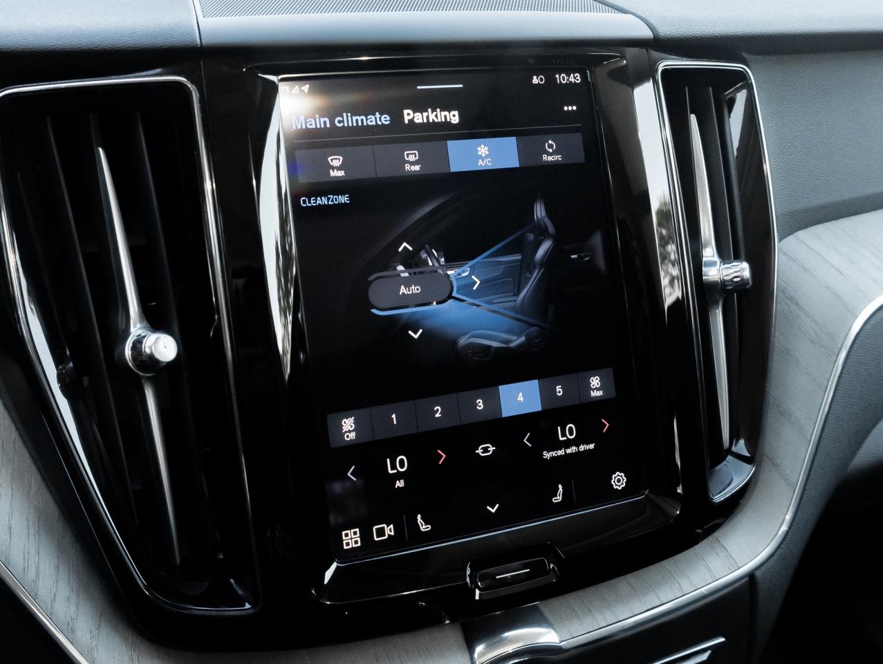 2025 Volvo XC60 B5 AWD Plus Dark Theme LOW MILEAGE NEARLY NEW CPO Photo