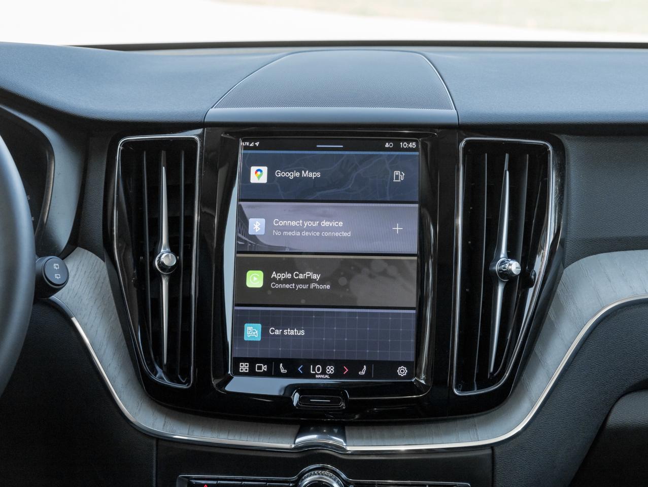 2025 Volvo XC60 B5 AWD Plus Dark Theme LOW MILEAGE NEARLY NEW CPO Photo