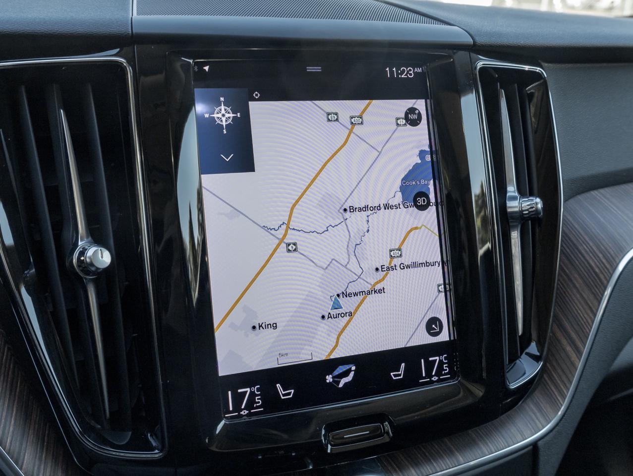 2021 Volvo XC60 T6 AWD Momentum 20" ALLOY WHEEL CPO DENIM BLUE Photo