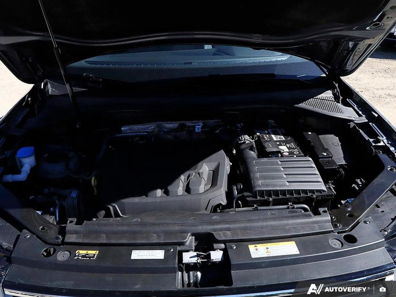 2023 Volkswagen Tiguan ComfortlineONE-OWNER, ACCIDENT-FREE, WIRELESS CARP Photo