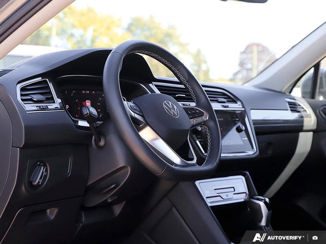 2023 Volkswagen Tiguan ComfortlineONE-OWNER, ACCIDENT-FREE, WIRELESS CARP Photo