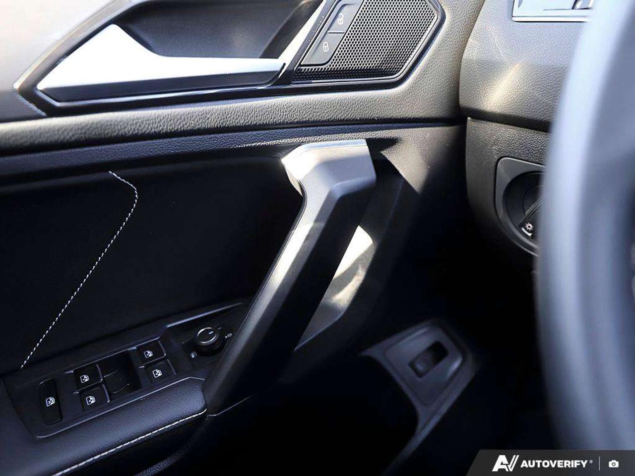 2023 Volkswagen Tiguan ComfortlineONE-OWNER, ACCIDENT-FREE, WIRELESS CARPLAY, HTD SEATS Photo