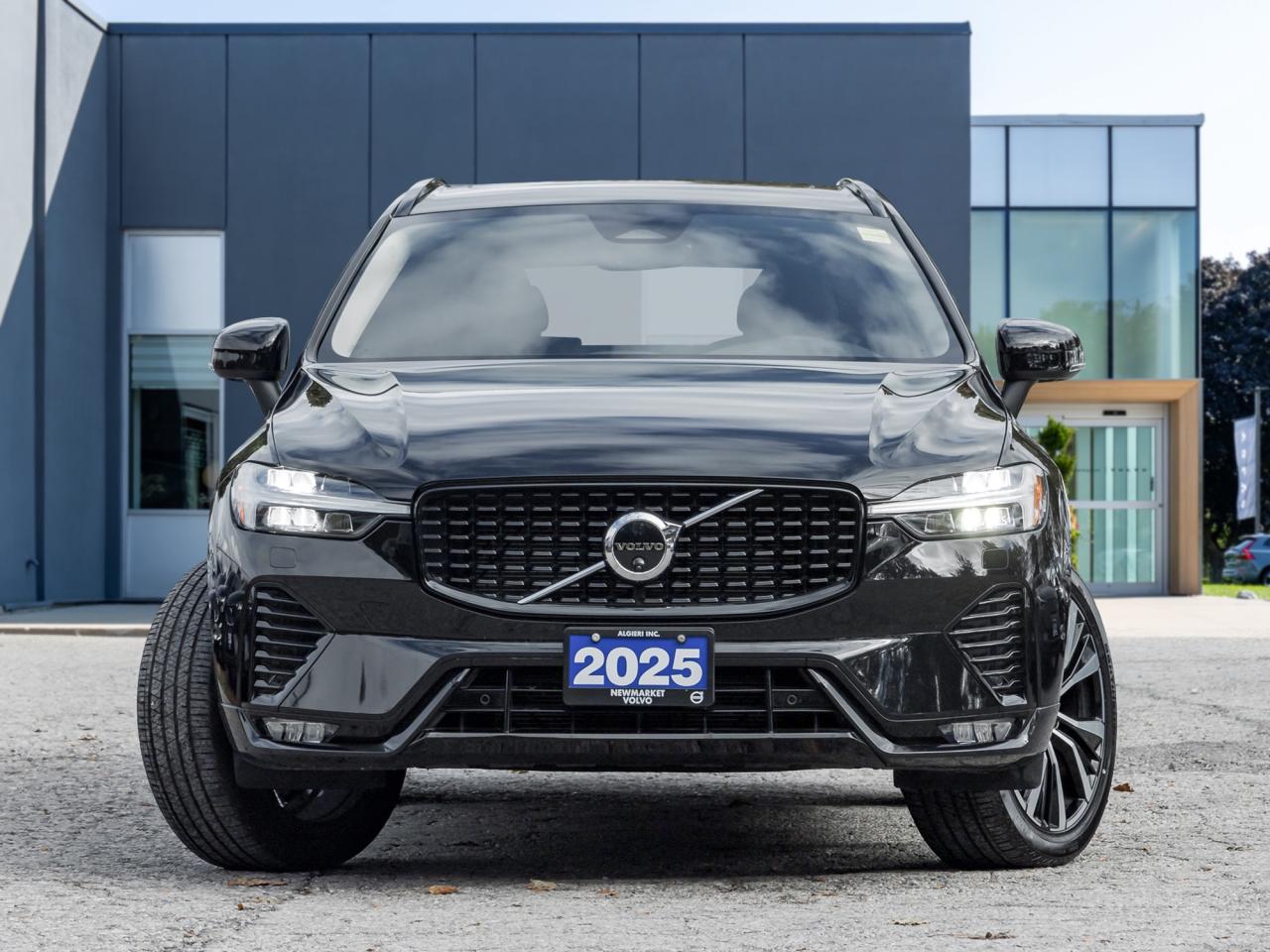 2025 Volvo XC60 B5 AWD Plus Dark Theme  20" ALLOY WHEELS  CPO Photo
